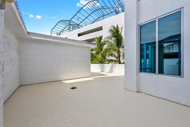 3029 NE 188th St 301, Aventura, FL 33180