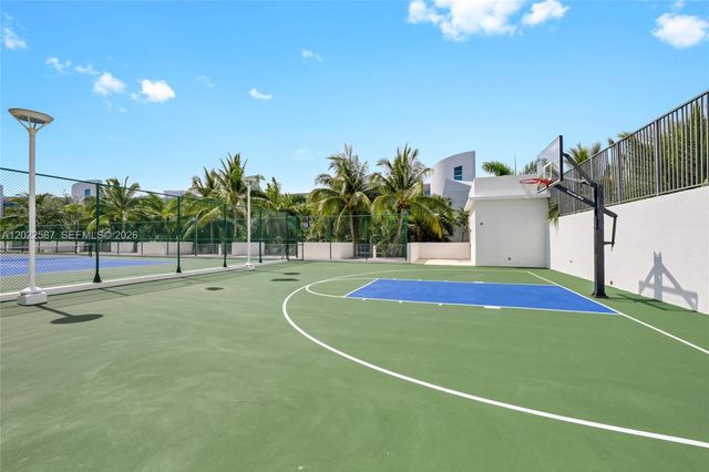 3029 NE 188th St 301, Aventura, FL 33180