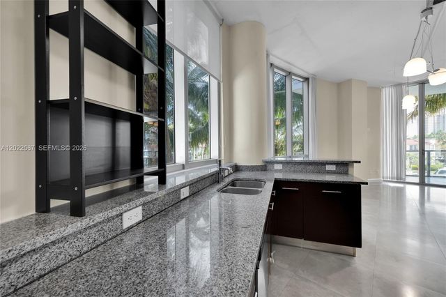 3029 NE 188th St 301, Aventura, FL 33180