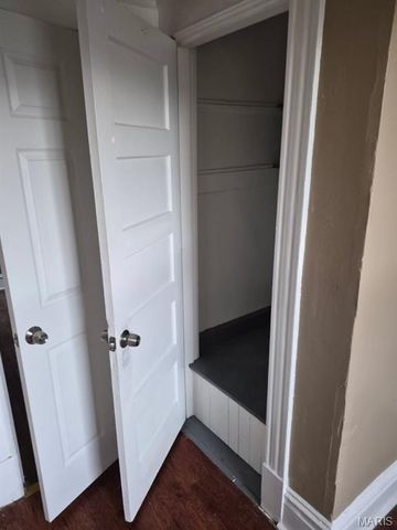 4502 Adelaide Avenue, St Louis, MO 63115