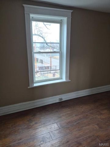 4502 Adelaide Avenue, St Louis, MO 63115