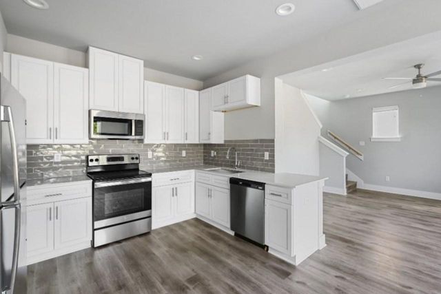 13588 Ella Boulevard 702, Houston, TX 77067