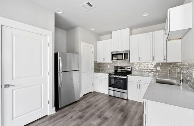13588 Ella Boulevard 702, Houston, TX 77067