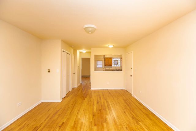 2005 W Touhy Avenue 105, Chicago, IL 60645