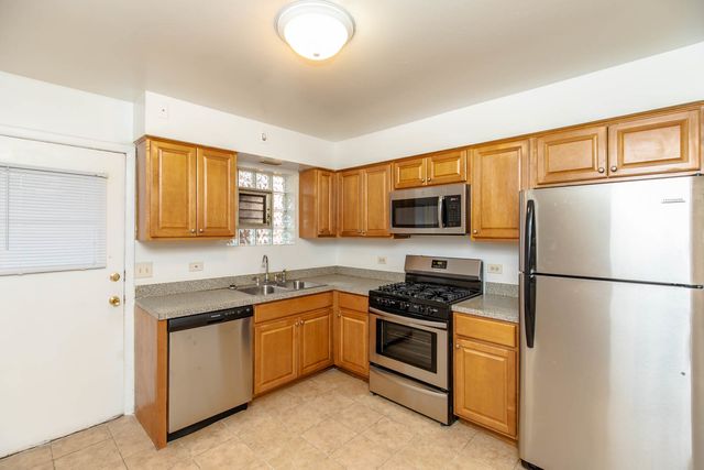 2005 W Touhy Avenue 105, Chicago, IL 60645