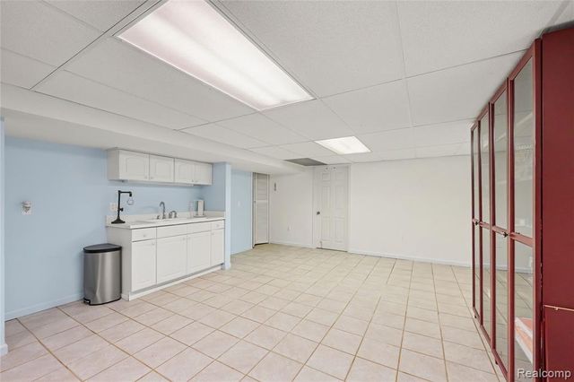 412 Meadow Bridge Drive, Rochester Hills, MI 48307