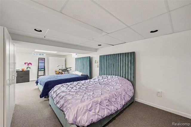 412 Meadow Bridge Drive, Rochester Hills, MI 48307