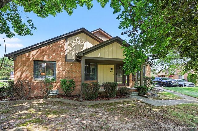 412 Meadow Bridge Drive, Rochester Hills, MI 48307