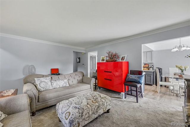 412 Meadow Bridge Drive, Rochester Hills, MI 48307