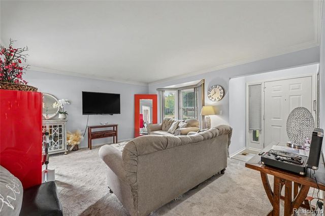 412 Meadow Bridge Drive, Rochester Hills, MI 48307