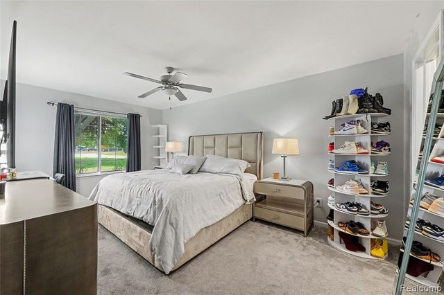 412 Meadow Bridge Drive, Rochester Hills, MI 48307