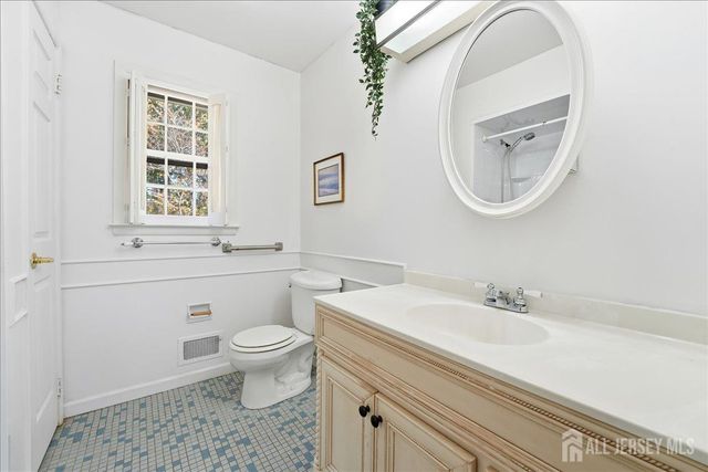 35 Brooktree Road, East Windsor, NJ 08520