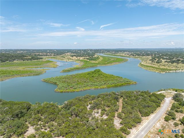 1147 Mission Way, Canyon Lake, TX 78133