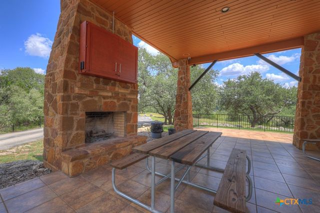 1147 Mission Way, Canyon Lake, TX 78133