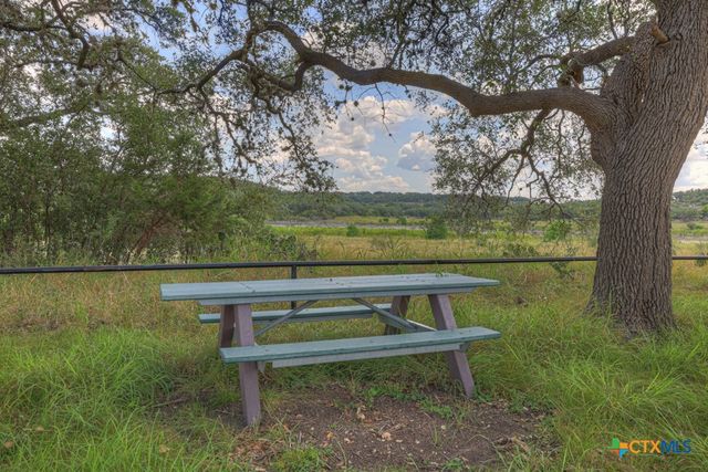 1147 Mission Way, Canyon Lake, TX 78133