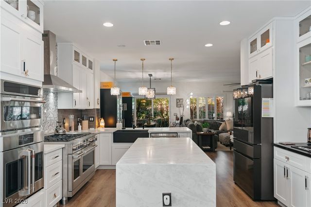 2116 Clearwater Lake Drive, Henderson, NV 89044