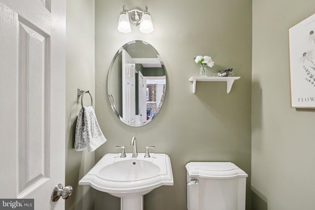 5404 FRANCY ADAMS CT, Fairfax, VA 22032