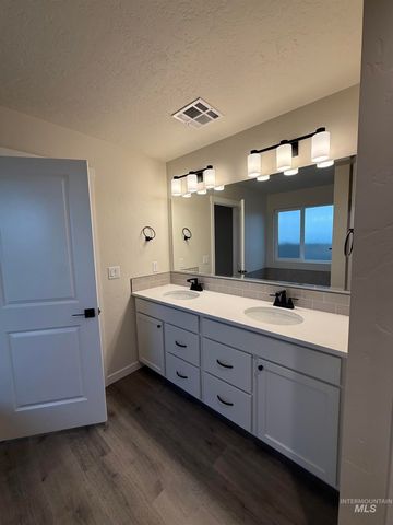 7819 E Meriwether, Nampa, ID 83687