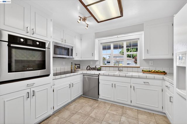 4056 Nevis St, Pleasanton, CA 94566
