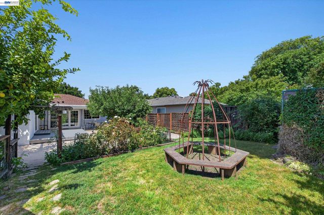 4056 Nevis St, Pleasanton, CA 94566