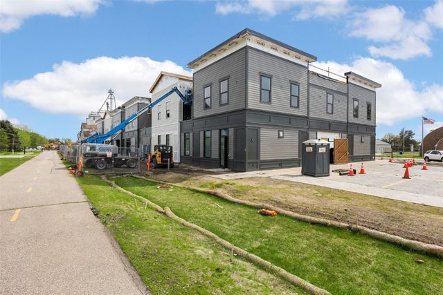 1500 Main St 201, Ely, IA 52227