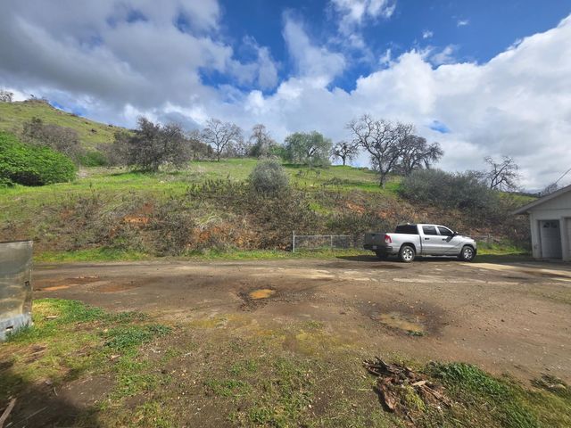 46689 Sassafras Lane, Yokuts Valley, CA 93675