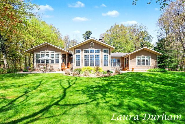 3636 Vienna Stras Street, Laketown Twp, MI 49423