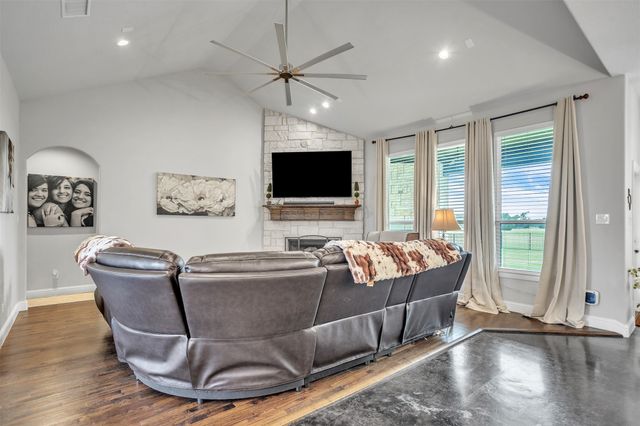 2044 Eastfield Drive, Wills Point, TX 75169