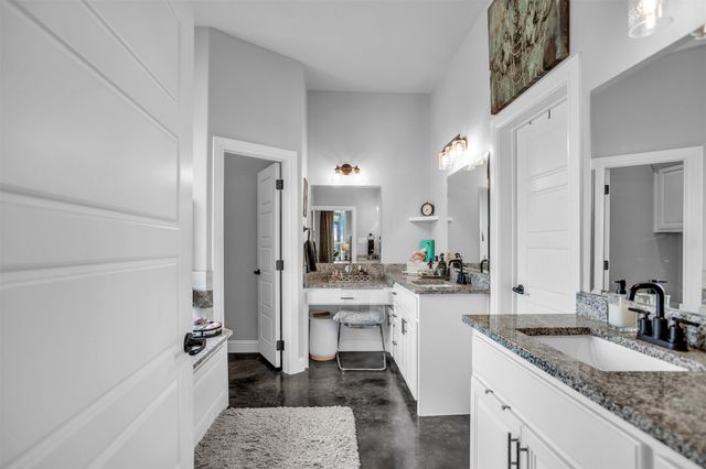 2044 Eastfield Drive, Wills Point, TX 75169