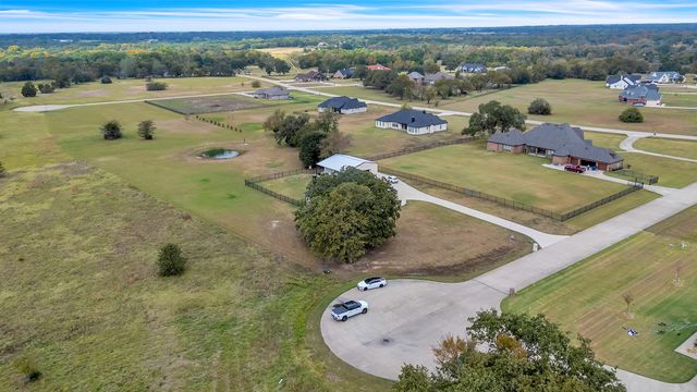 2044 Eastfield Drive, Wills Point, TX 75169