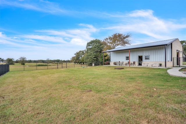 2044 Eastfield Drive, Wills Point, TX 75169