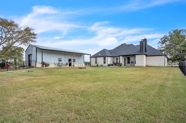2044 Eastfield Drive, Wills Point, TX 75169