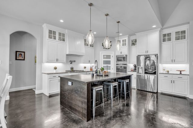 2044 Eastfield Drive, Wills Point, TX 75169