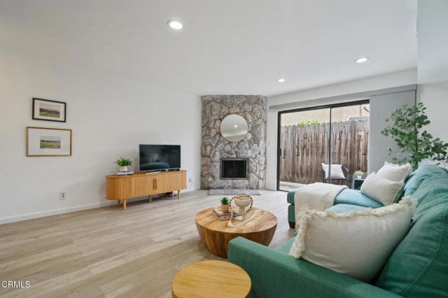 544 E Magnolia D, Burbank, CA 91501