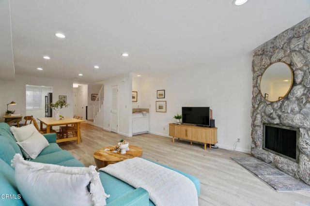 544 E Magnolia D, Burbank, CA 91501