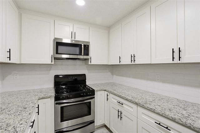 1381 Poplar Pointe SE, Smyrna, GA 30082