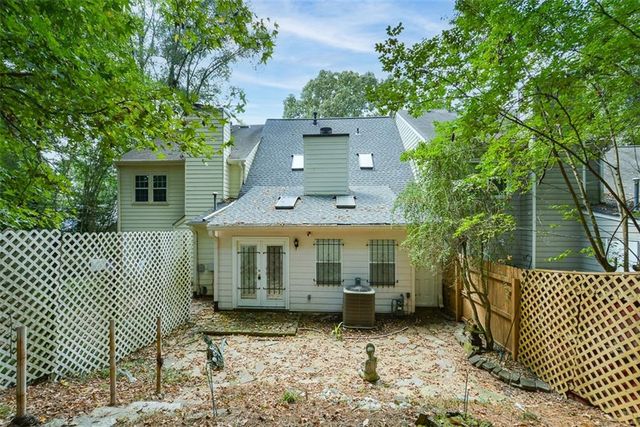 1381 Poplar Pointe SE, Smyrna, GA 30082