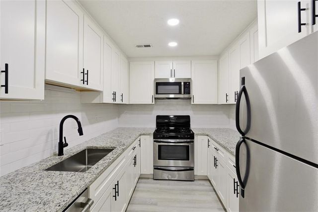 1381 Poplar Pointe SE, Smyrna, GA 30082