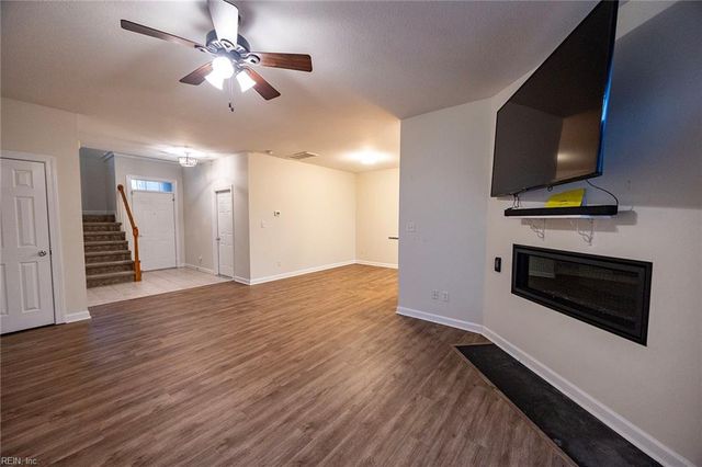 320 Swain Hill CT, Virginia Beach, VA 23452