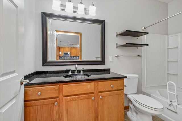 12501 Nicollet Avenue 425, Burnsville, MN 55337
