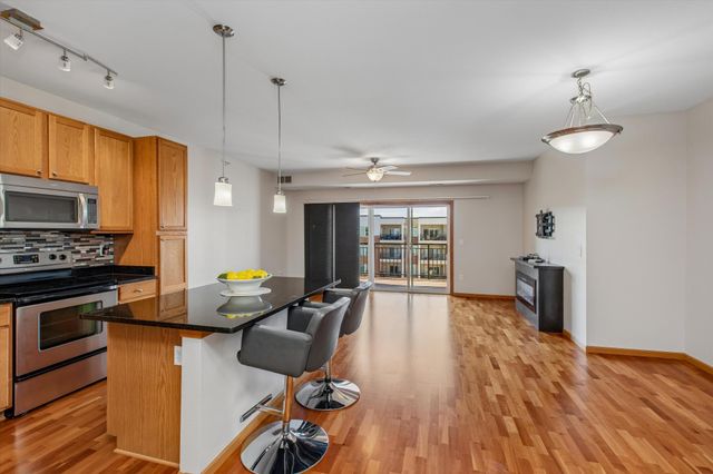 12501 Nicollet Avenue 425, Burnsville, MN 55337
