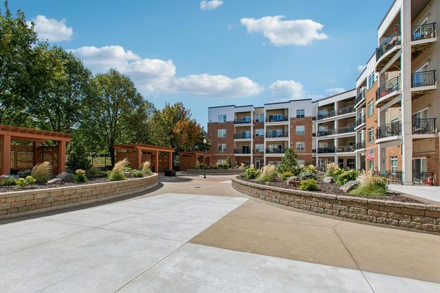 12501 Nicollet Avenue 425, Burnsville, MN 55337