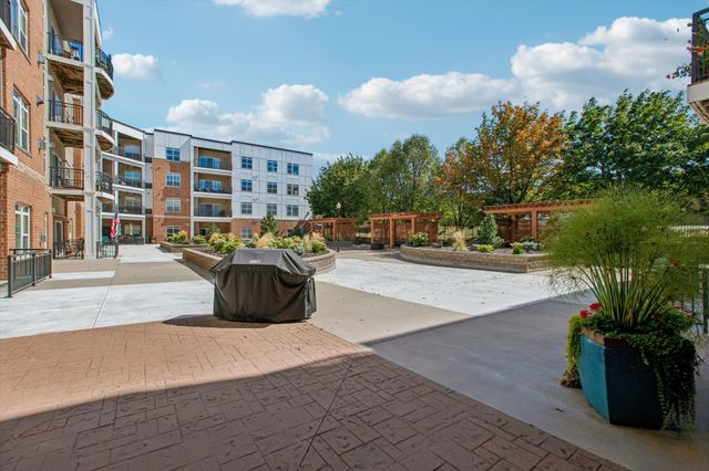 12501 Nicollet Avenue 425, Burnsville, MN 55337