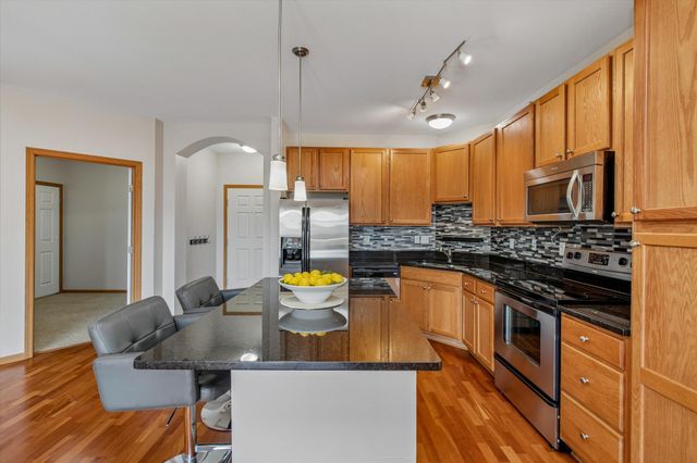 12501 Nicollet Avenue 425, Burnsville, MN 55337