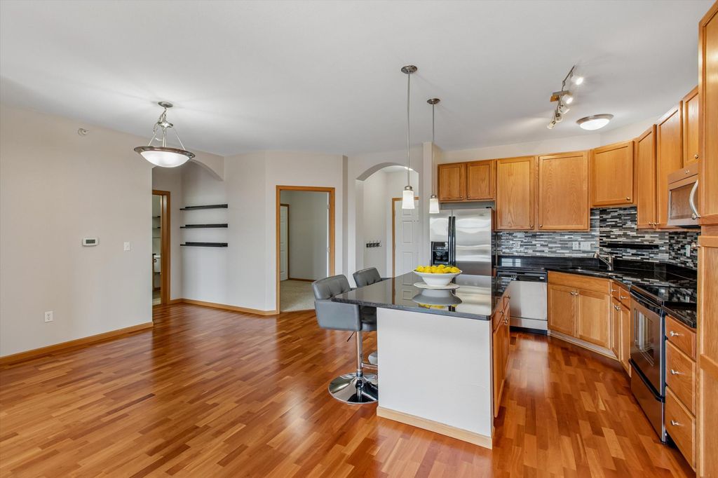 12501 Nicollet Avenue 425, Burnsville, MN 55337