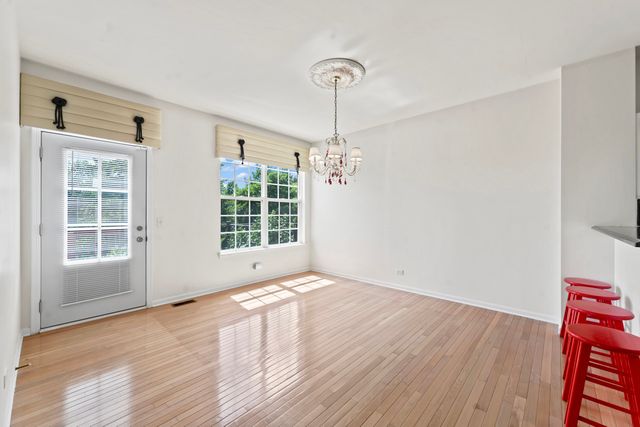 245 Westminster Drive, Bloomingdale, IL 60108