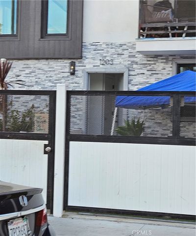 1201 Rolland Curtis, Los Angeles, CA 90037