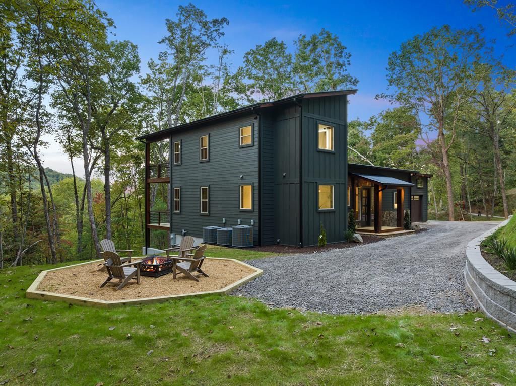 1160 Mangums Trail, Blue Ridge, GA 30513