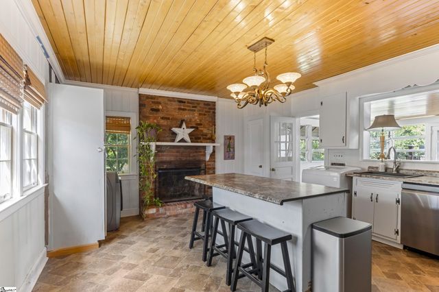631 Piedmont Golf Course Road, Piedmont, SC 29673