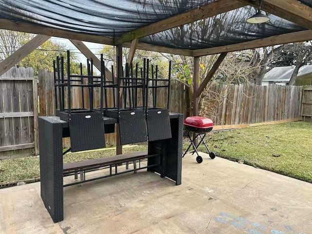 1405 3rd Avenue N, Texas City, TX 77590